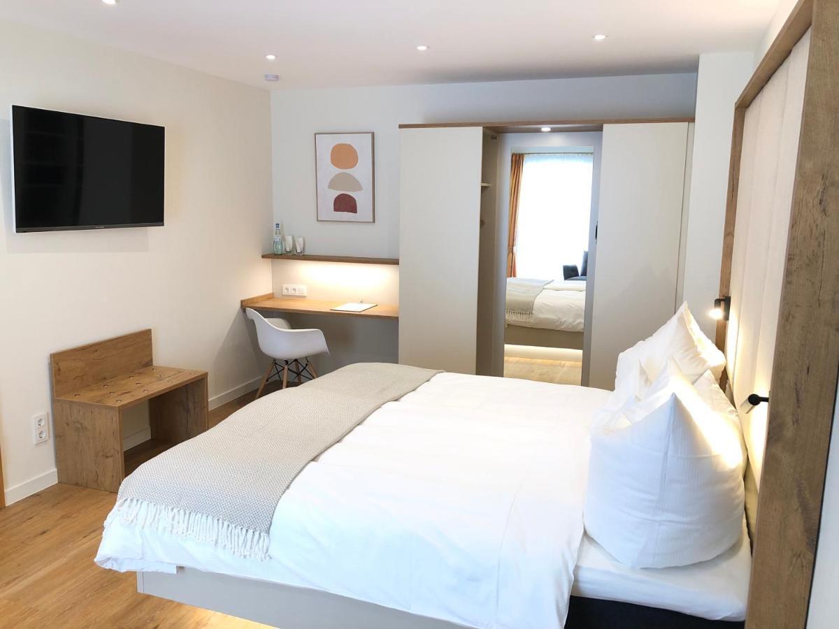 Hotel Zur Traube Ürzig Extérieur photo