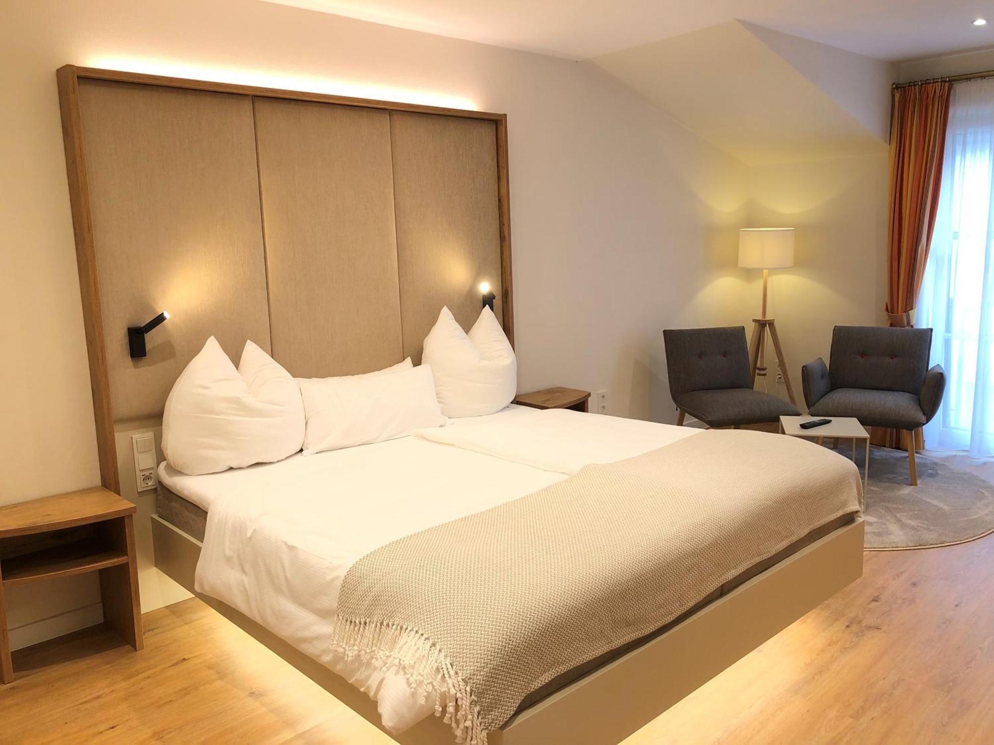 Hotel Zur Traube Ürzig Extérieur photo