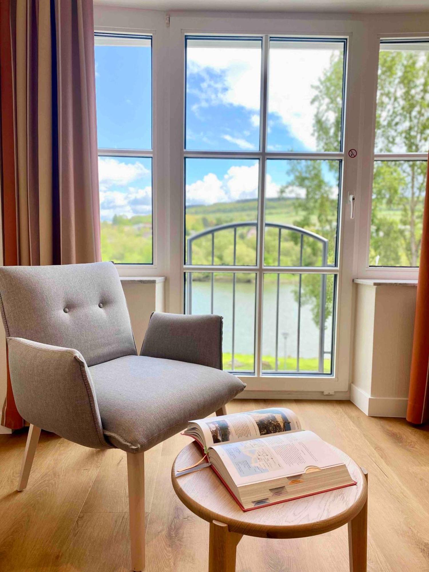 Hotel Zur Traube Ürzig Extérieur photo