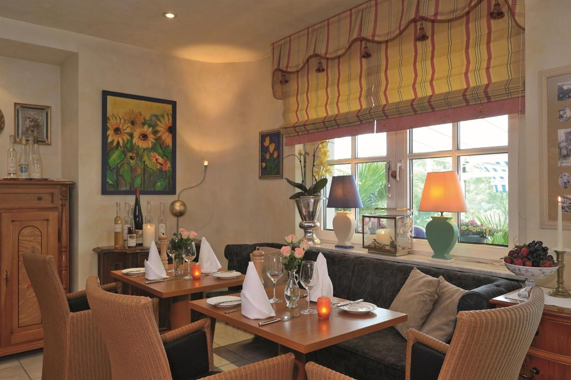 Hotel Zur Traube Ürzig Extérieur photo