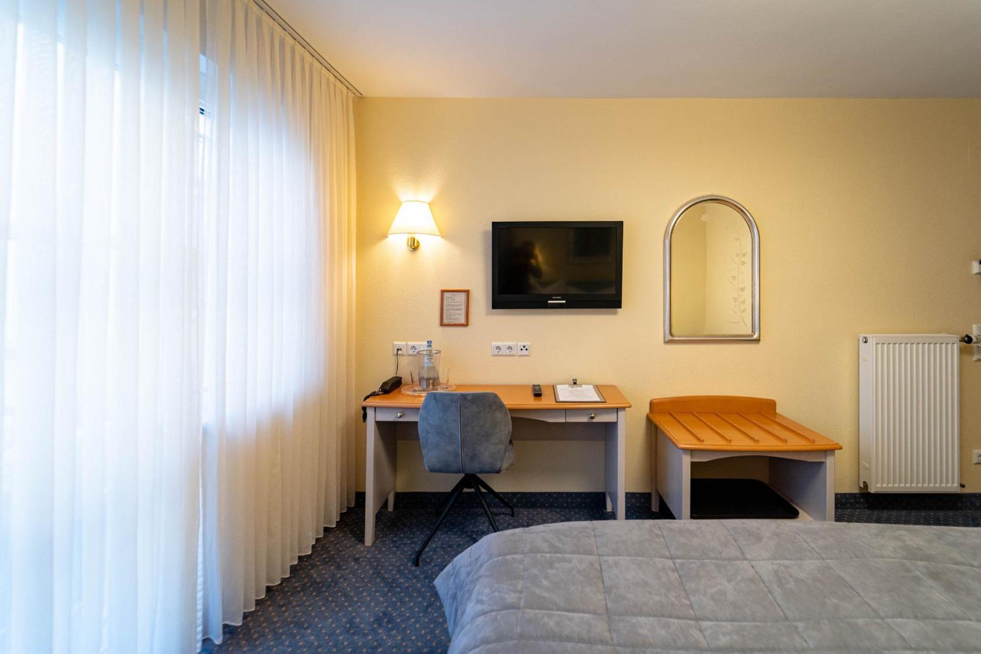 Hotel Zur Traube Ürzig Chambre photo