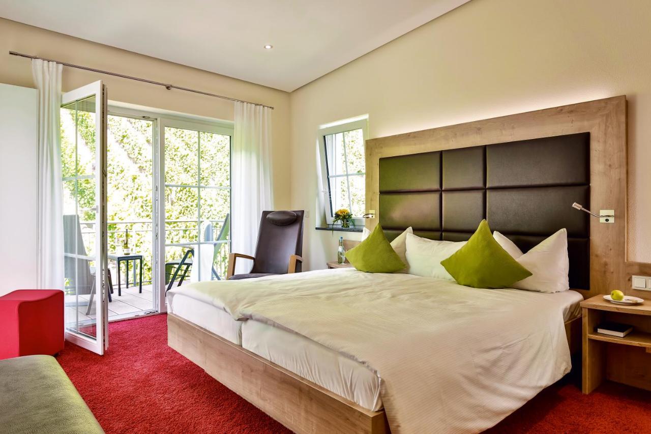 Hotel Zur Traube Ürzig Extérieur photo